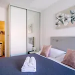 Apartmán One Bedroom With Terrace