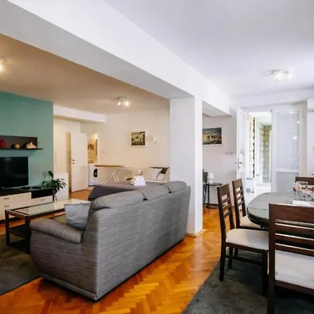 One Bedroom With Terrace Apartmán