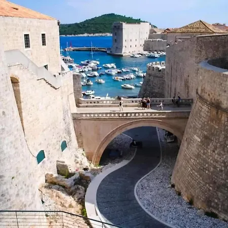 One Bedroom With Terrace * Ragusa